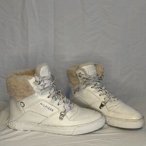Tommy Hilfiger Women’s Cream Fur-Lined Sneakers